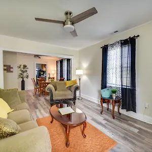 Charming Newport News Less Than 1 Mi To Ocean! , Hampton United States